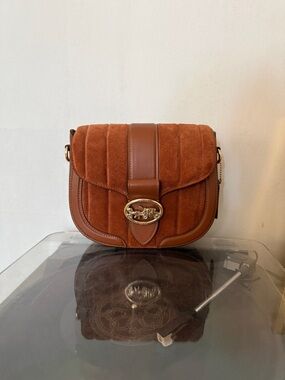 COACH Georgie Saddle Bag With Linear Quilting in Gold/Redwood